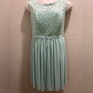 Dave’s Bridal Mint Green Lace Dress Size 14